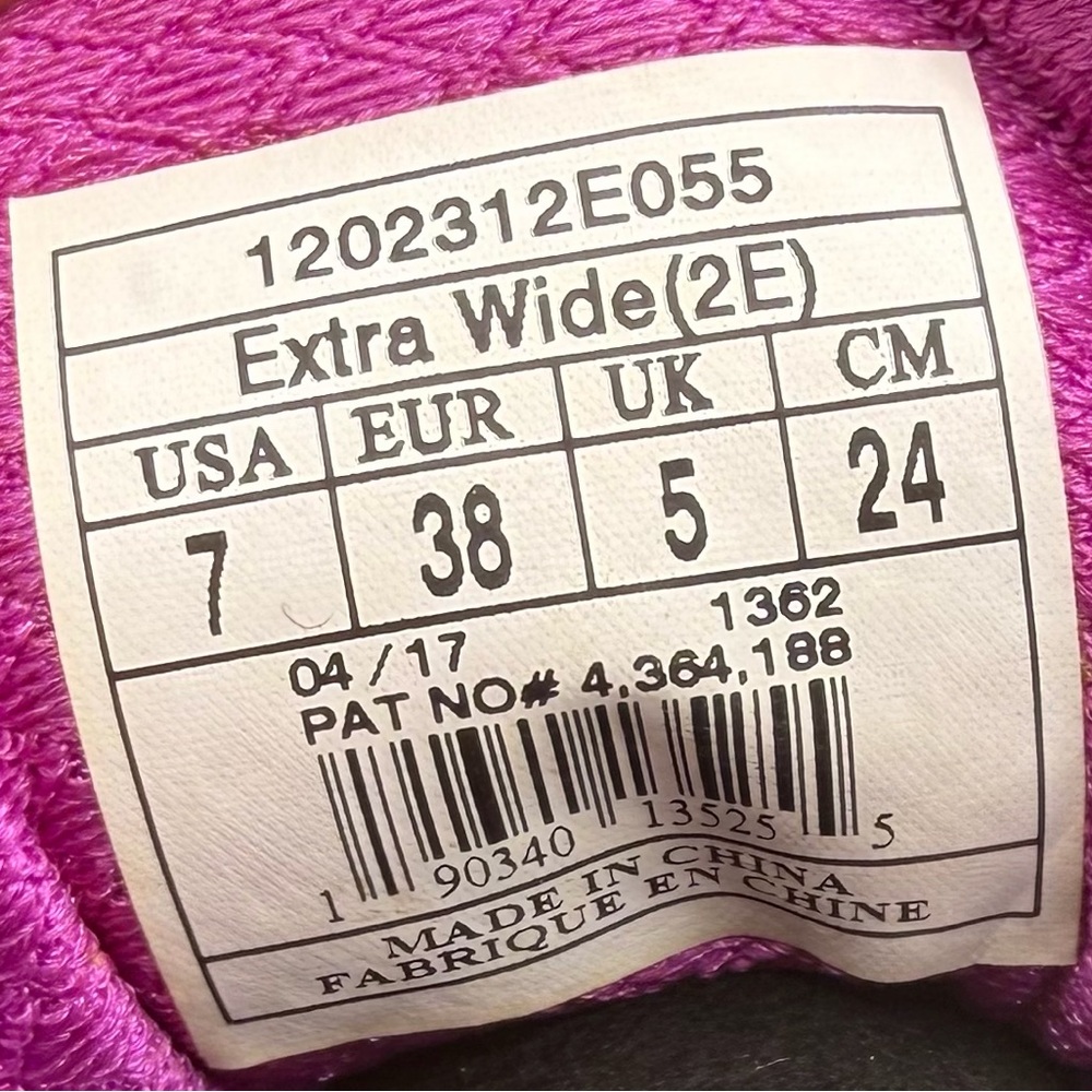 Brooks Adrenaline GTS 17 Women's Size 7 2E EX Wide Running Shoes Silver Purple - Picture 16 of 16